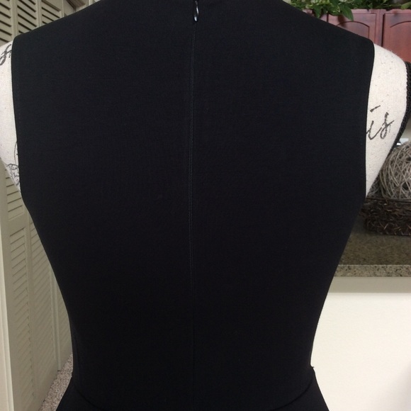 🌸 Color Blocked Skater Dress 🌸 - Picture 5 of 6